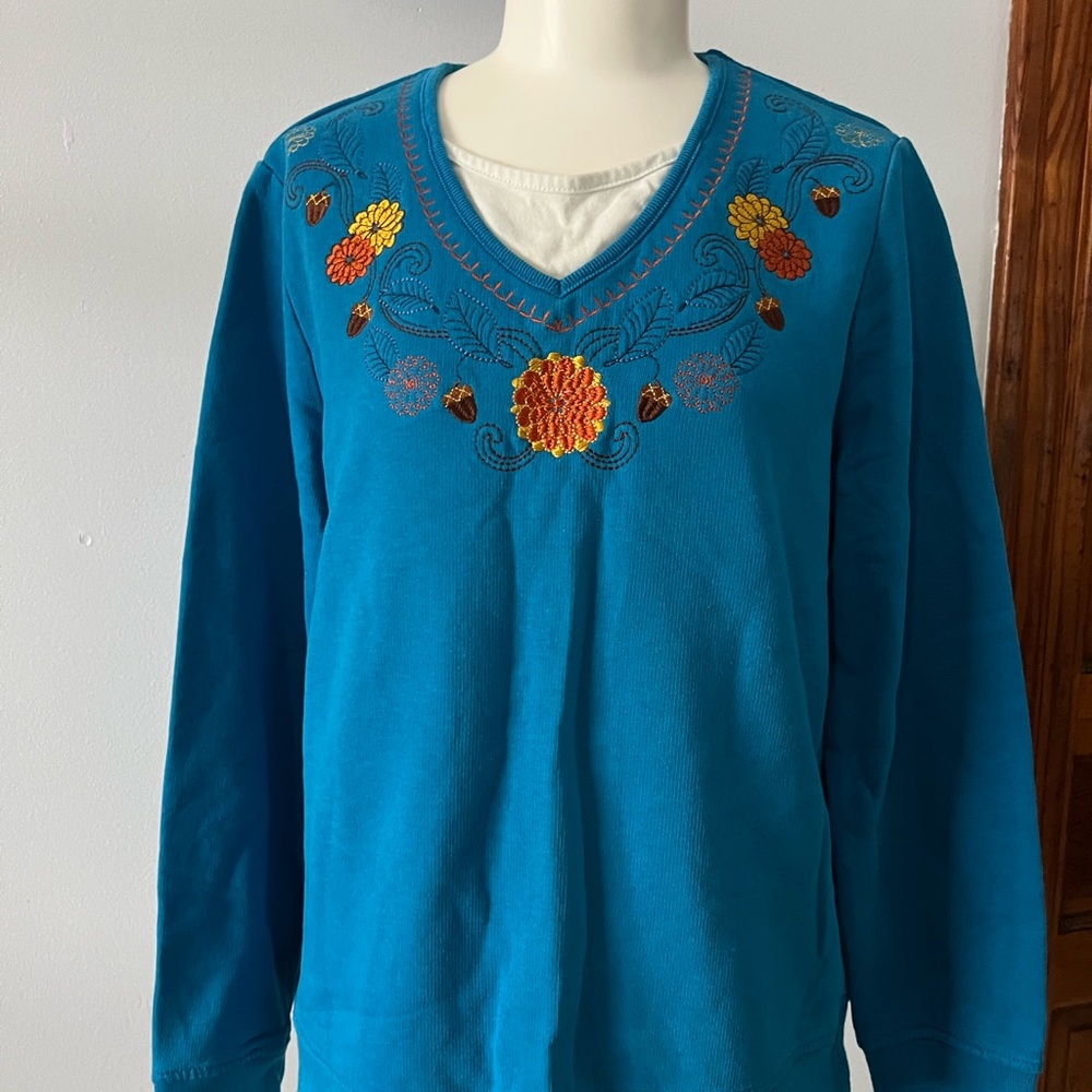Breckenridge woman sweater shirt